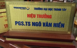 Địa chỉ nào làm biển chức danh ở Hà Nội đẹp