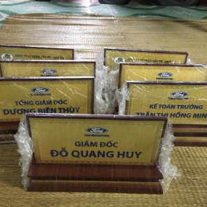 sản xuất biển chức danh để bàn ở Hà Nội